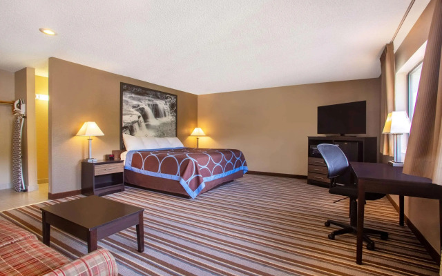 Super 8 by Wyndham Elkins