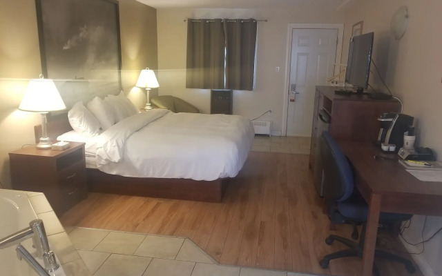 Super 8 by Wyndham Smoky Lake