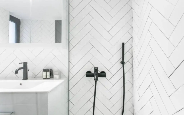 Black & White Studio close to Lycabettus Hill by UPSTREET