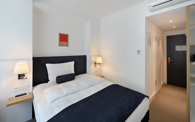Bayer 89 Vi Vadi Hotel
