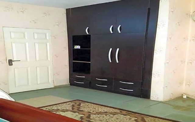 Crown Apartments, Extended Stay Suites