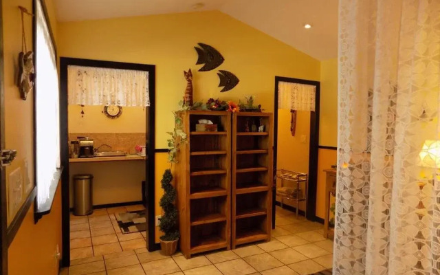 Lakeshore Paradise Bed And Breakfast