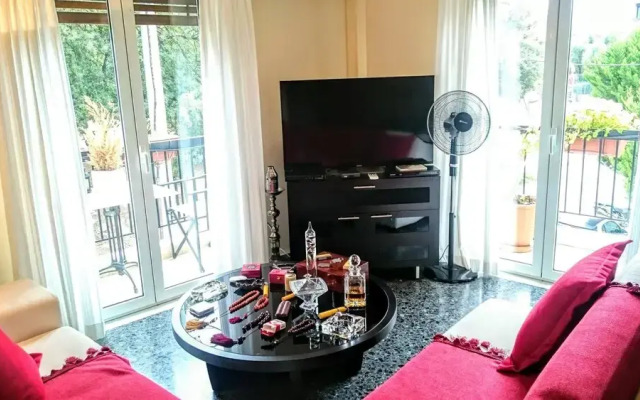 Classical apartment near Acropolis with roof garden