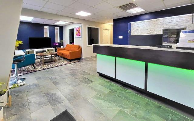 Motel 6 Norfolk, VA – East Little Creek