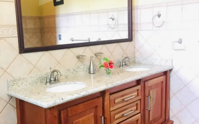 Villa Colibri At Beachfront Gated Community