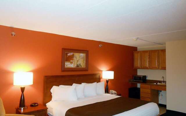 AmericInn by Wyndham Cedar Rapids Airport