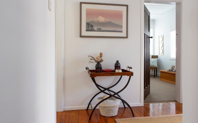 Michelia Figo Cottage – Guest Rooms – New Plymouth