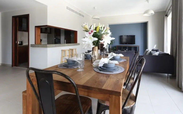 Light + Beautiful 1BR in Amazing Downtown Dubai!