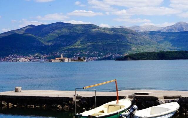 Apartment With 2 Bedrooms in Tivat, With Wonderful Mountain View, Furn