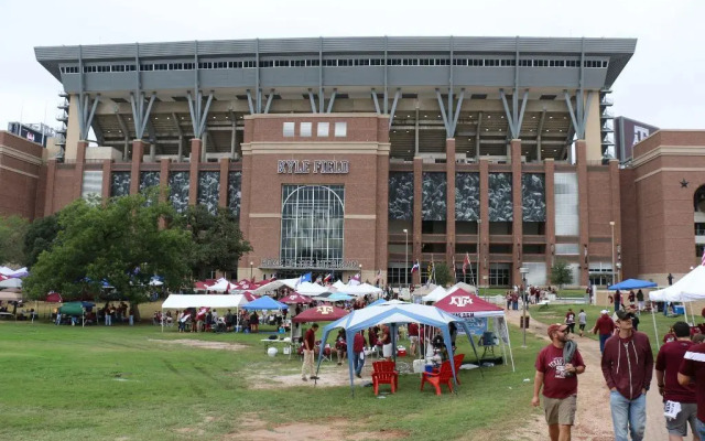 Holiday Inn Express & Suites Bryan - College Station by IHG