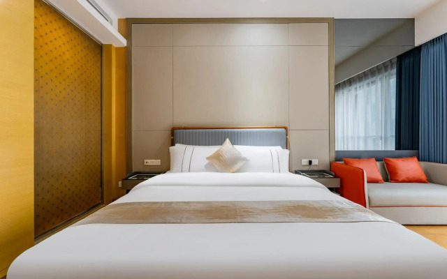 Yicheng Apartment PaZhou Poly World Center