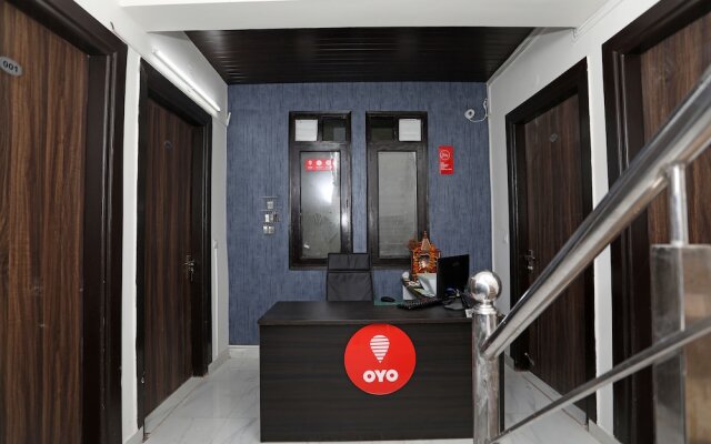 OYO 10581 Platinum Residency