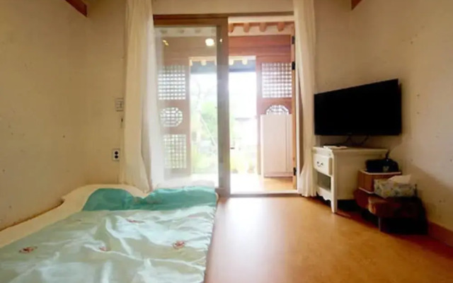 Jeonjuhanokvillage Sarangnamoo