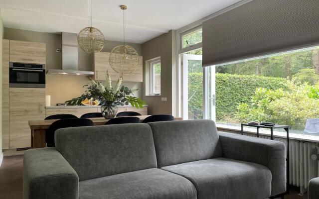 Comfortabel tot rust komen in het Veluwse bos