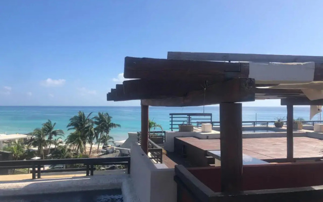 Aldea Thai by oceanfront