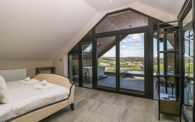 Forest Lodge