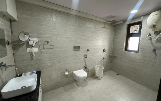 OYO 28397 Hotel Anant