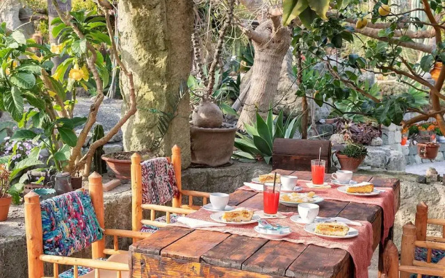 Ravino Secret Retreat