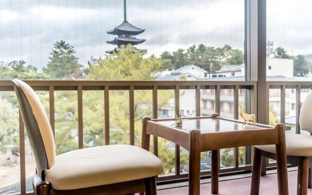 NARA Visitor Center & Inn