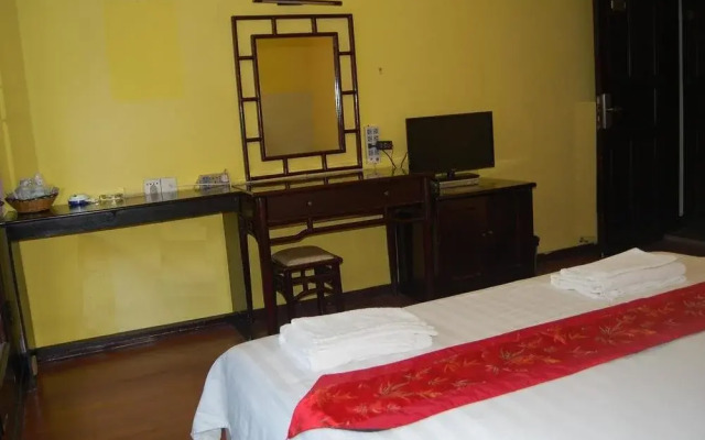 Yangshuo Xijie Woju Inn