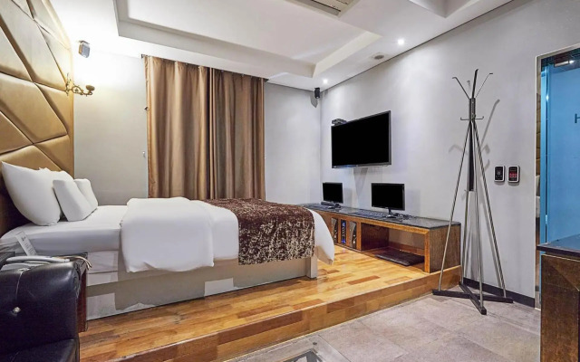 Blixx Hotel