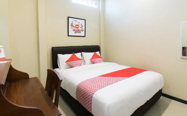 Super OYO 890 Dewi Fortuna Guest House