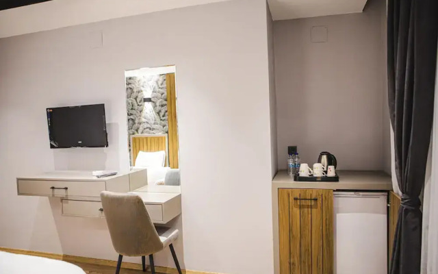 Arad Otel