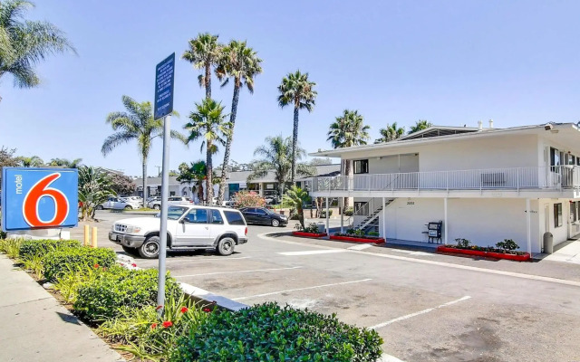 Motel 6 Santa Barbara, CA - State Street