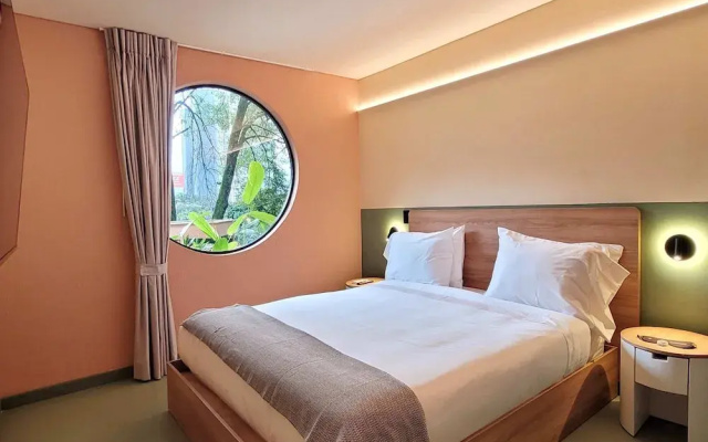 w Attractive 2BR w Balcony in Poblado