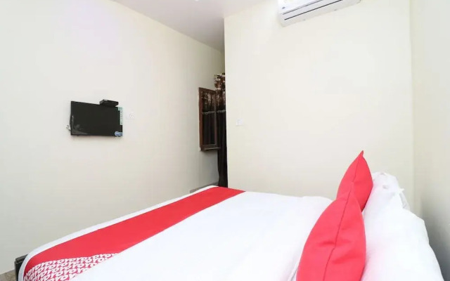 Oyo 23004 Hotel Sheraton Inn