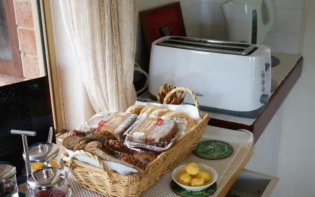Eleebana Guest House