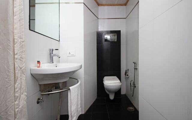 OYO 9542 The Blue Heaven Banipark