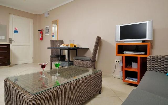 Den Laman Condominiums