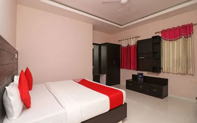 OYO 12520 Hotel Grand Tara