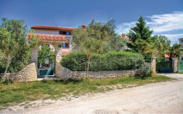 Stunning Home in Pula With Wifi and 5 Bedrooms