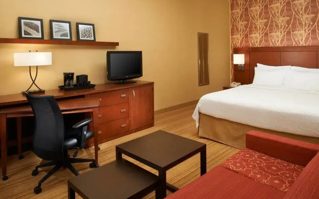 Courtyard Detroit Utica