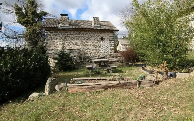 Gîte Saint-Julien-Chapteuil, 3 pièces, 4 personnes - FR-1-582-109