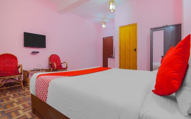 OYO 15449 Hotel Padma