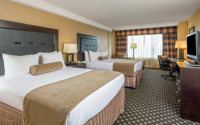 Crowne Plaza Indianapolis-Airport by IHG