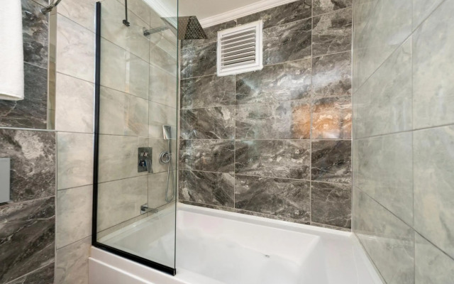 Diamond luxury Hotel