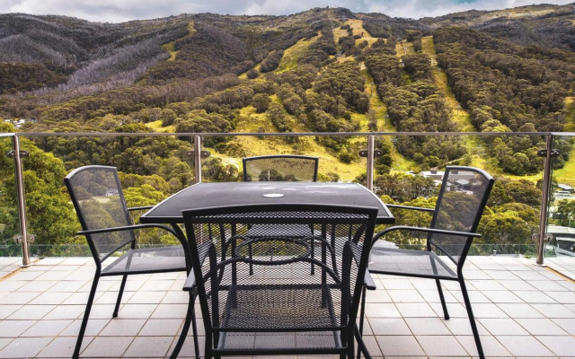 Lantern 1 Bedroom Balcony with Alpine and Village View