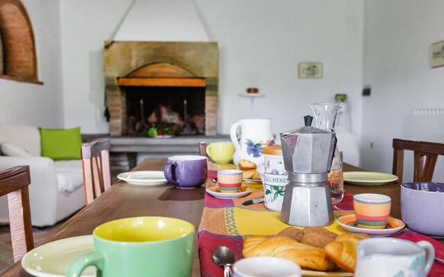 A total immersion in greenery and tranquillity.-Casale LUISA