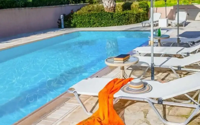 Villa Ammodis