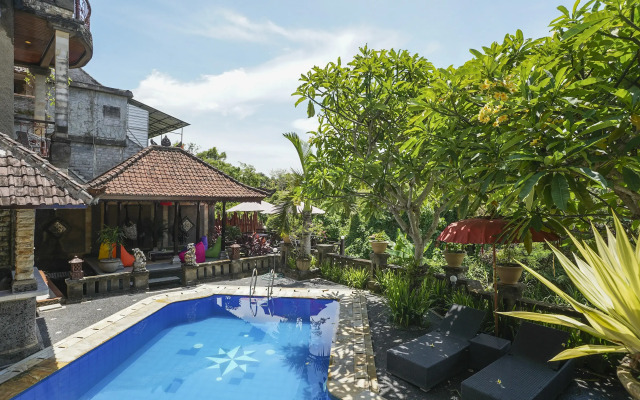 Griya Shanti Homestay by OYO Rooms