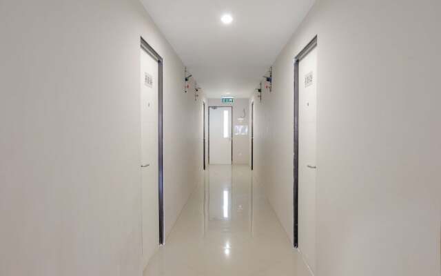 OYO 1352 Jember Town Square Residence