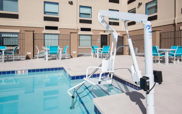 Holiday Inn Express & Suites Pahrump, an IHG Hotel