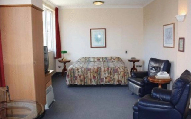 97 Motel Moray