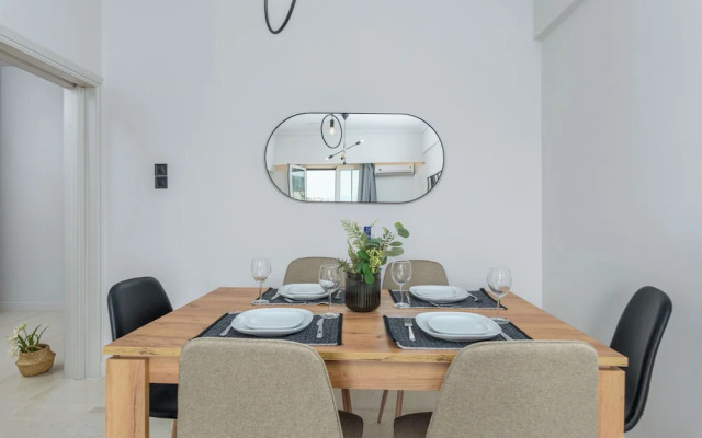 Zeus 2-Bedroom Apt with Acropolis View