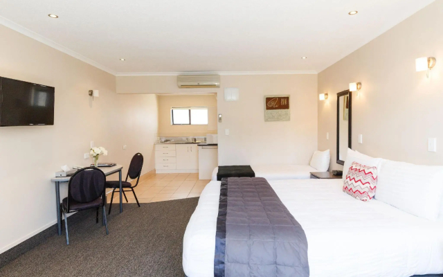 Kauri Court Motel and Apartments
