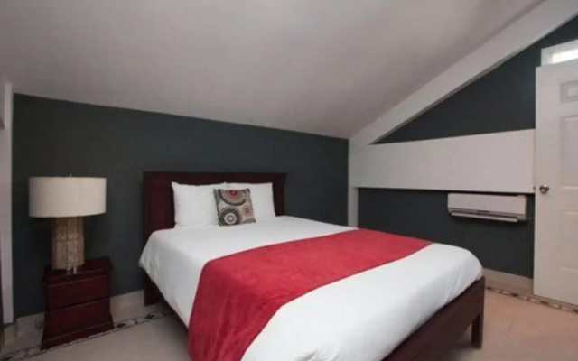 Tropical Suites Hotel